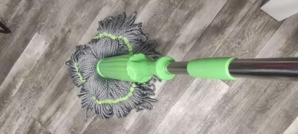 Self-Twisting Water Rotating Mop with Microfiber Head – 134 x 55 cm, 360° Spin Handle, Easy Floor Cleaning Tool
