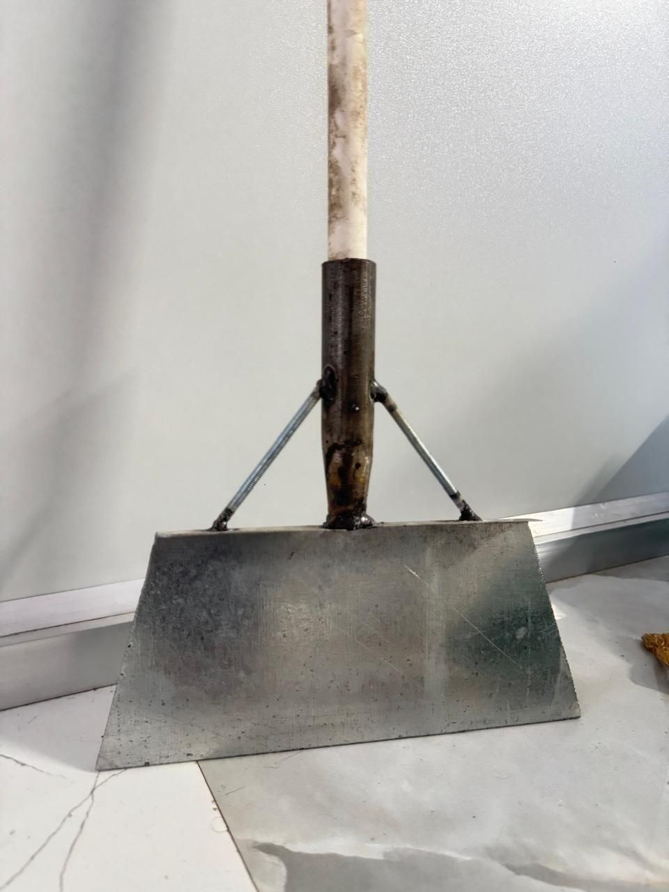 Multipurpose Deep Cleaning Shovel Tool – Stain & Dirt Scraper for Kitchen, Floor, and Bathroom